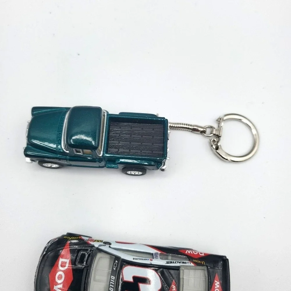 HOT WHEELS PLYMOUTH SUPERBIRD 2 DR‎  Chevy Step 55 Kinsmart Keychain Lot  14 pcs